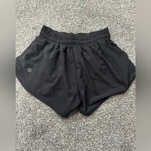 COPY - black lululemon hotty hot shorts 2.5 inch